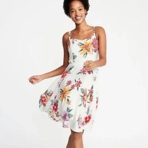 Old Navy White Floral Tank Dress Sleeveless Fit & Flare Smocked Back Medium